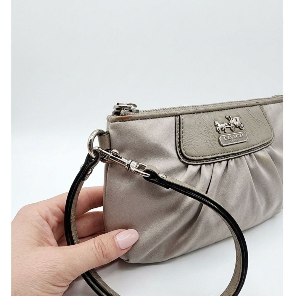 Authentic COACH Champagne Sateen Pleated Wristlet with Leather Trim